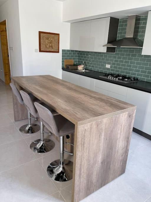 Sunset Apt Modern 1 Bedroom Apt Near The Beach Birżebbuġa Exteriör bild
