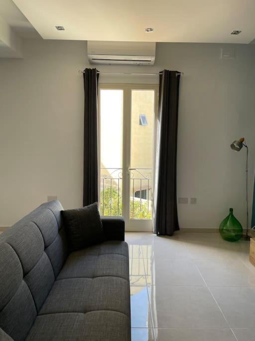 Sunset Apt Modern 1 Bedroom Apt Near The Beach Birżebbuġa Exteriör bild